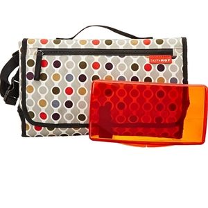 NEW Skip Hop Pronto Baby Changing Station & Diaper Clutch Dot Discontinued Print